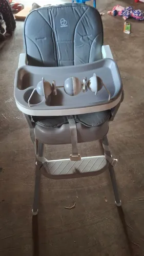 Vendo uma cadeirinha de alimentação de bebê