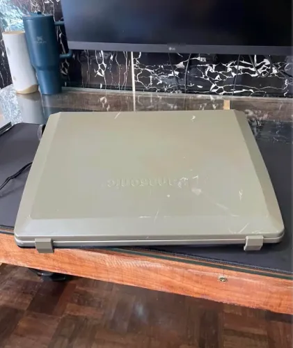 Máquina de Escrever Eletrônica Panasonic R530