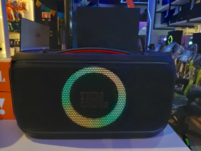 JBL PARTYBOX ON THE GO2 DE R$2.756,00 PARCELADO OU 12X DE R$241,67 NO CARTÃO 