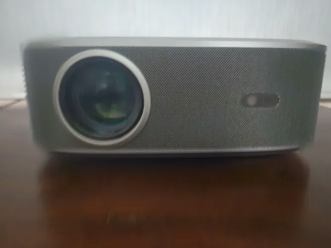 Projetor Everycom Hq10w Alto Brilho 900 Ansi Lumens Prateado