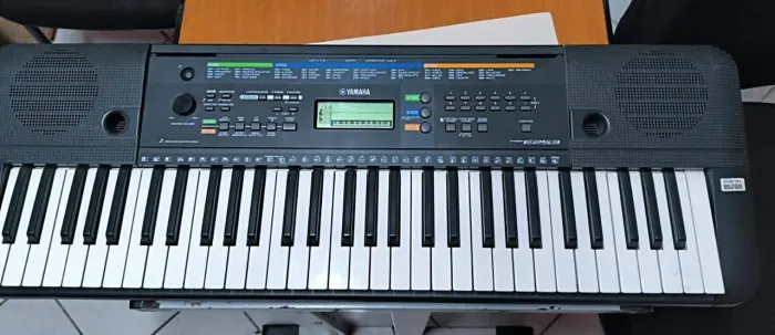 Teclado Yamaha PSR E 253