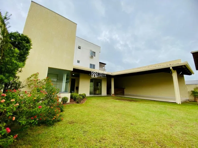 CASA/LOTE COM ÁREA DE LAZER COMPLETA