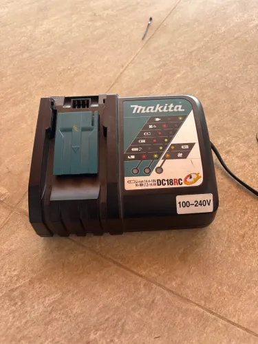 Carregador DC18RC makita
