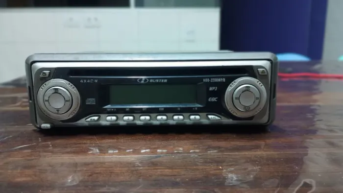 Rádio Buster com defeito