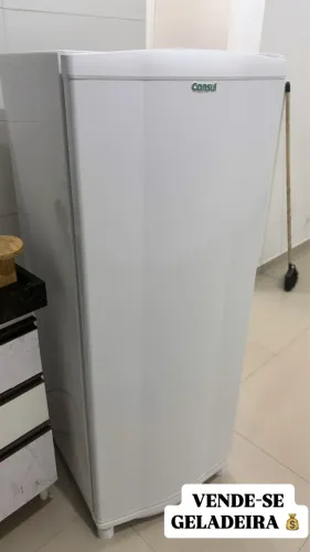 Vende-se Geladeira