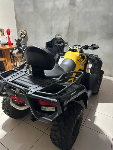 Quadriciclo can-am Outlander 650