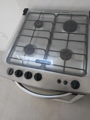 Fogão Electrolux todo bom funcionando perfeitamente