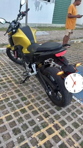 Vendo twister CB300f, apenas 5.922km rodados