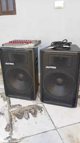 Mesa de som analógica de 08 canais+02 caixas ativa + passiva marca DATREL de 15" 600w RMS