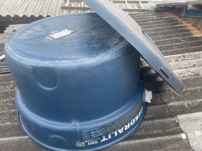 Caixa d?água 500L, usada.