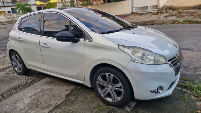 Peugeot 208 Griffe 1.6 Flex 16V 5P Aut. 2015