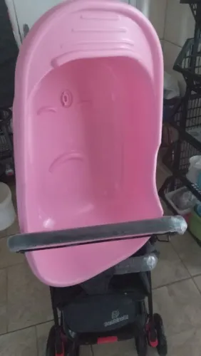 Vendo carrinho de bebê novo
