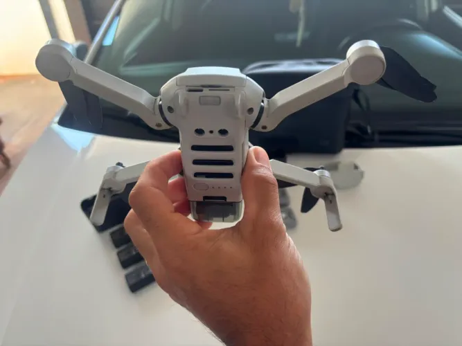 Drone DJI MINI 2 SE com 5 baterias