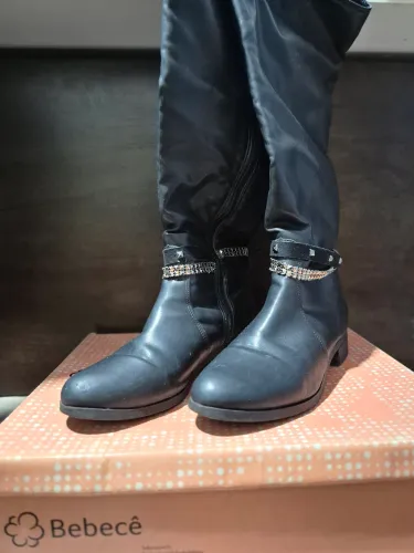 Bota cano alto bebecê 37