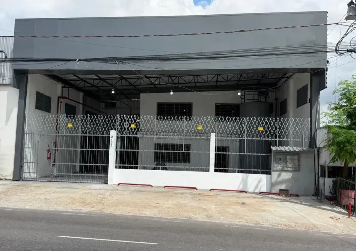 Alugo Galpao de grande porte no Distrito Industrial com AVCB - atualizado 2029