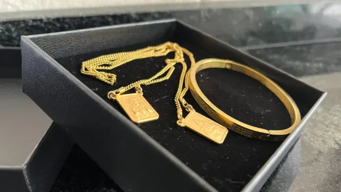 Kit Colares e Pulseira Banhados a Ouro