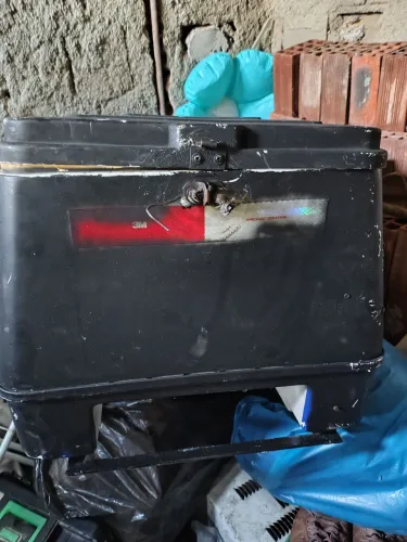 Vendo baú pra moto de 80 litros