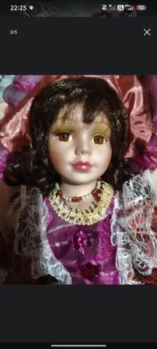 Lote duas bonecas de porcelana