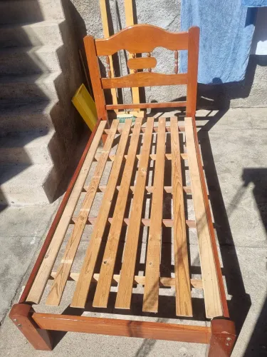 Cama de Solteiro de Madeira Maciça com colchão 