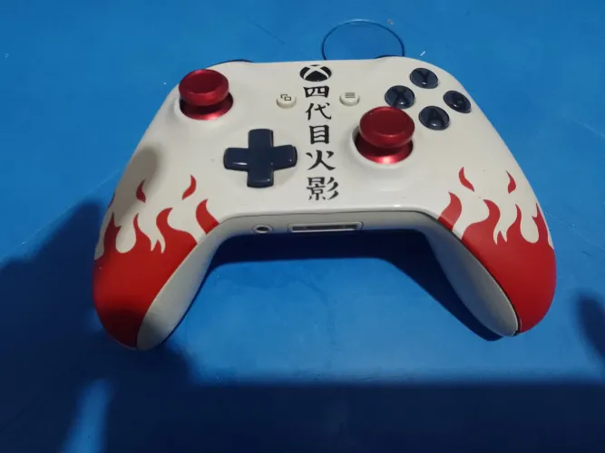 Controle de Xbox one com analógico hall effect