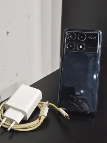 POCO X6 PRO 512GB Preto (Trinco pequeno na tela)