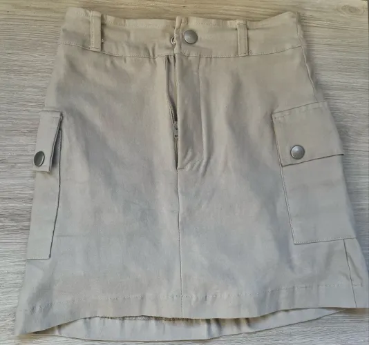 saia-short cargo bege, tamanho 14