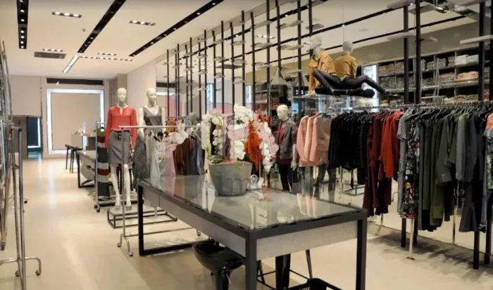 Loja e Dois Salões Comerciais à Venda no Bom Retiro