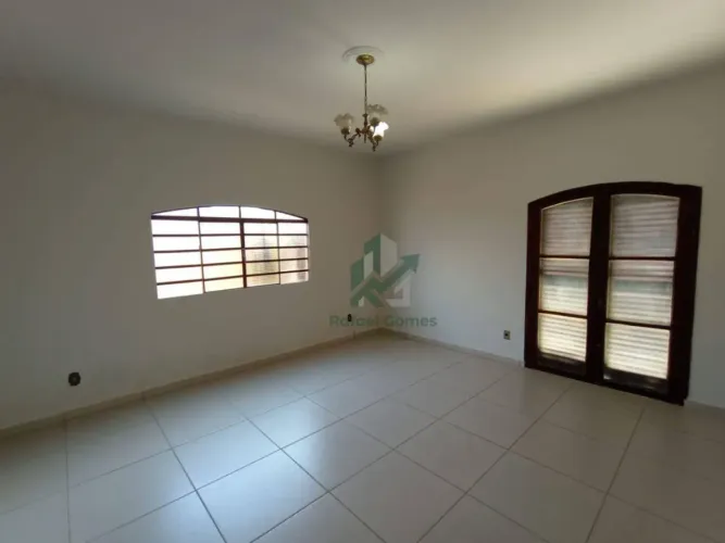 Casa com 3 dormitórios para alugar, 150 m² por R$ 2.500,00/mês - Vila Pinheiro - Mogi Guaç