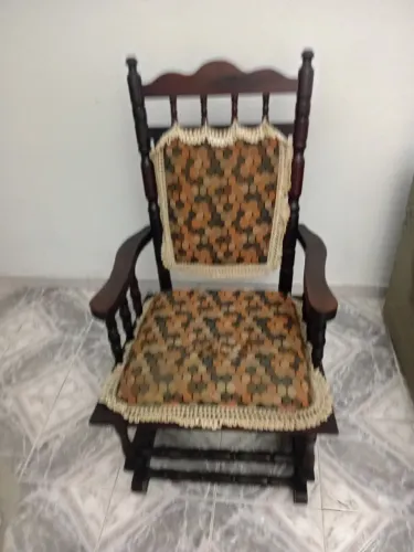 Cadeira de balanço antiga