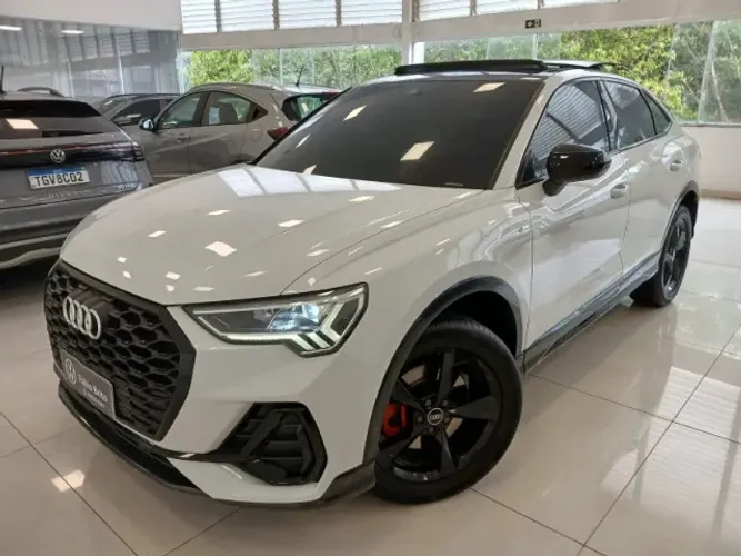 Audi Q3 SPB Perf. Black 2.0 TFSI Tipt. Quat. 2023