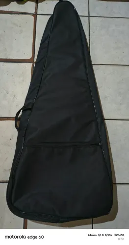 Capa bege para guitarra
