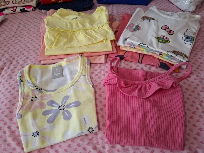 Lote camisetas e regatas 6/8  anos