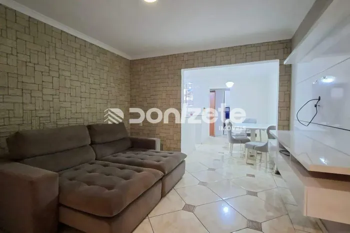 Sobrado à venda em Santo André (Santa Terezinha) | 3 dorms, 1 suíte, varanda gourmet