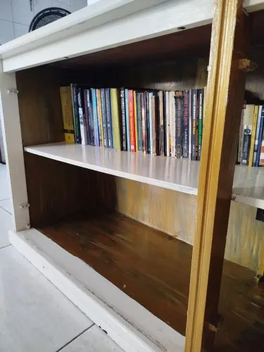 Aparador Buffet Vintage em Madeira Maciça - Peça Robusta / Relíquia