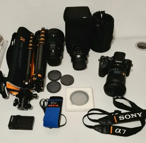 MAQUINA FOTOGRAFICA SONY ALPHA 7III MAIS LENTES E ACESSÓRIOS