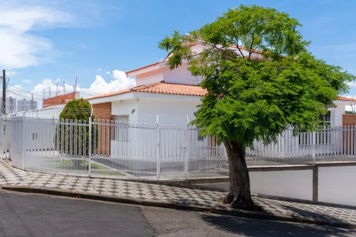 Casa para venda tem 400 metros quadrados com 5 quartos em Vila Progresso - Sorocaba - São 