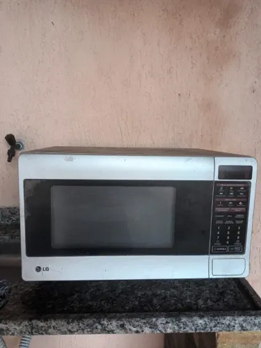 Micro-ondas LG Grande Capacidade - Funcionando | R$ 180