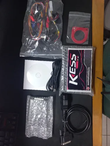 Reprogramador de ECU KESS V2