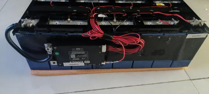 Bateria de lítio (lifepo4) 24v 100a com BMS Daly