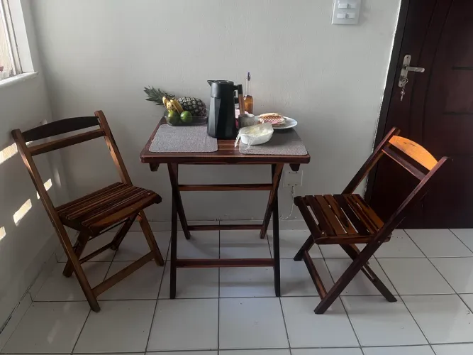 MESA 3 cadeiras 