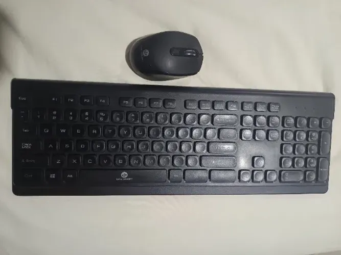 Teclado e mouse sem fio