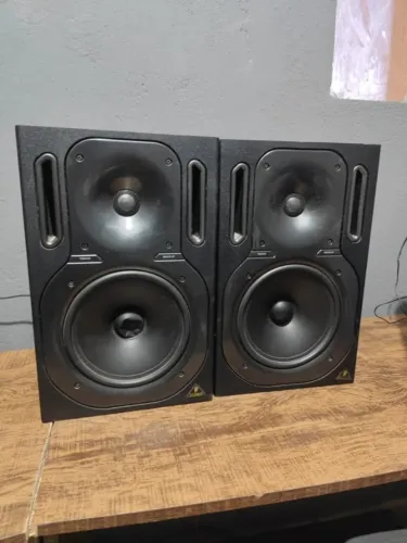 Monitor Passivo Behringer Truth B2030p