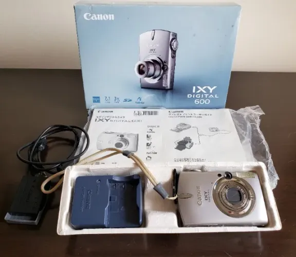 Camera Digital Canon IXY 600