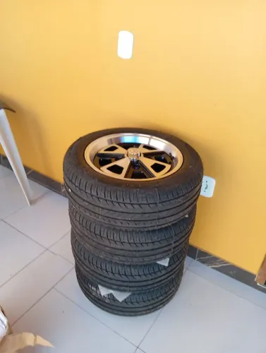 Rodão aro 15 novo e pneu,
