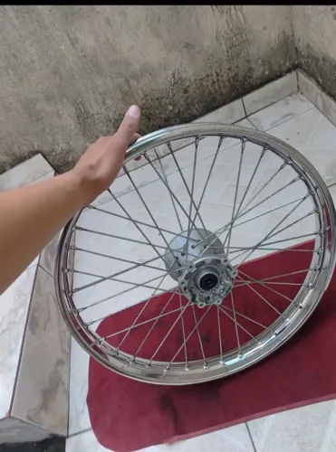 roda dianteira  lander 250 2025 originais, aceito cartao( juros da máquina)