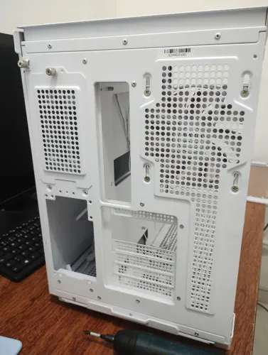 Gabinete Montech King 65 Pro Semi Novo