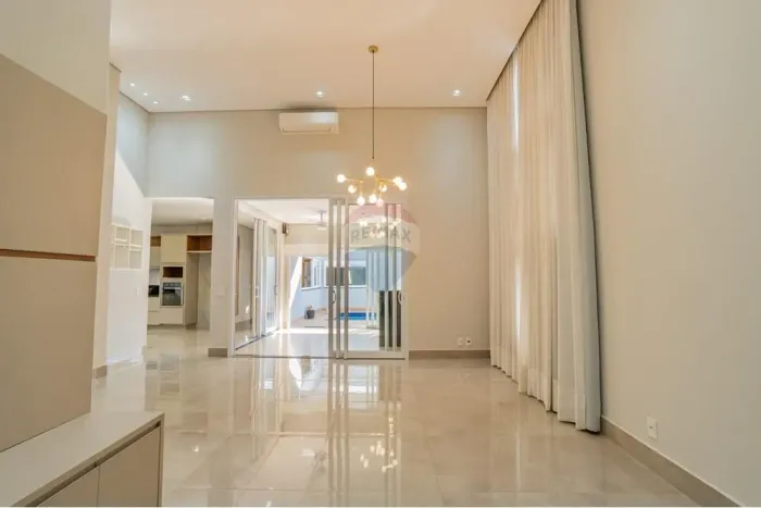 Casa térrea NOVA, 210m² de área construída, terreno de 390m². São 03 quartos, (sendo 1 suí