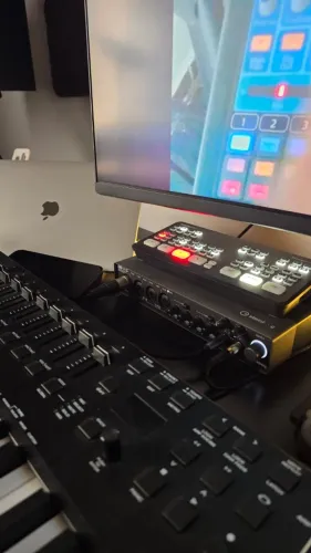 Mes de corte ATEM mini PRO Blackmagic - Mesa de Corte 4 Canais HDMI