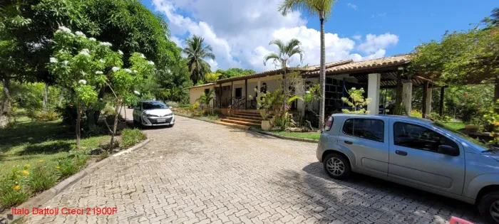 Maravilhoso Terreno com 44 mil m² de área verde, Sede com 4 quartos, sendo 2 suítes, Busca