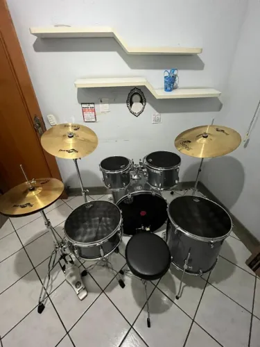 Vendo bateria Nagano garagem rock bateria em perfeito estado de conservação